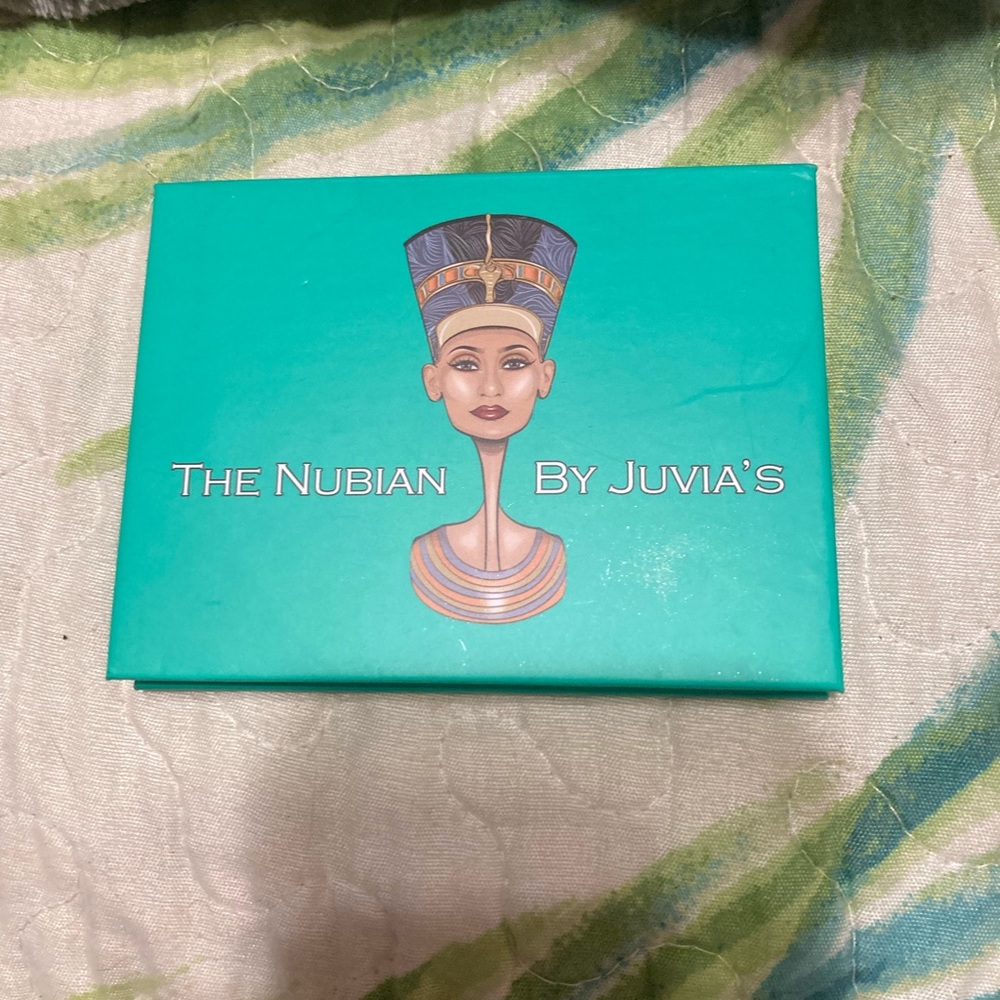 The Nubian mini eyeshadow palette